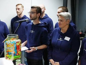 Opening auf DECK 101: Deck Clip F27cb077