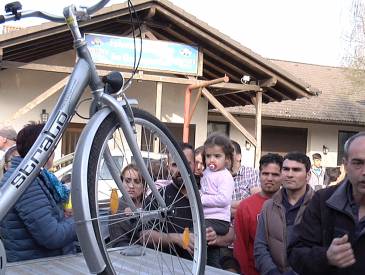Fahrräder für Flüchtlinge: Fahrrad Asyl Clip 810e3b71