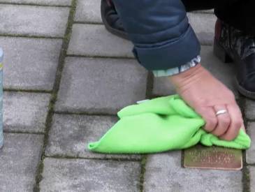 Nachdenken statt stolpern: Stolpersteine Clip 84c53e94