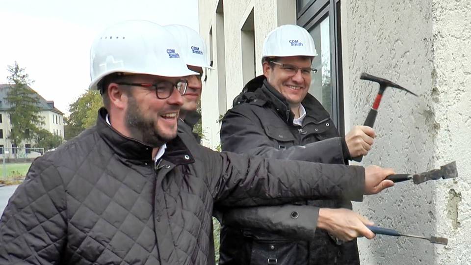 Weg frei fürs neue Klinikum: Abriss Clip 19c3d437