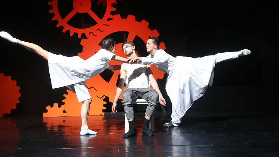 Kultfilm als Tanztheater: Clockwork Clip 9d313621