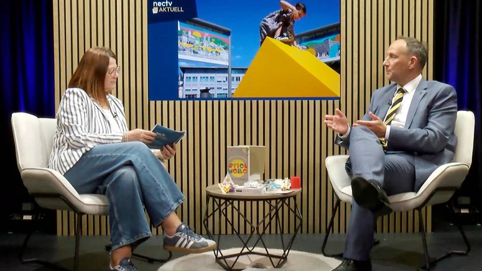 Spielzeug lockt Touristen: Dressel Talk Baf85d8a