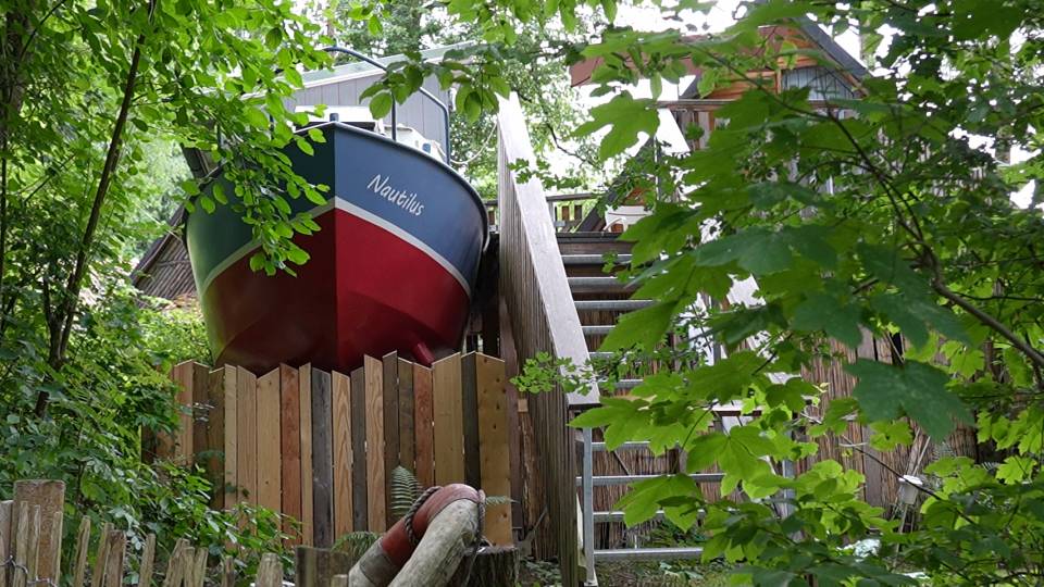 Oase für Naturliebhaber: Grab Baumschiff 802cb7ed