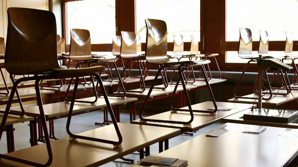 Schulen sind dicht: Schulen Corona Clip 512e6b48