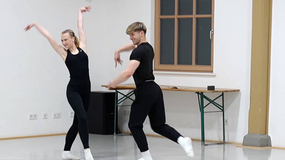 Vor dem großen Auftritt: Tanzpaar Clip 98f245b8
