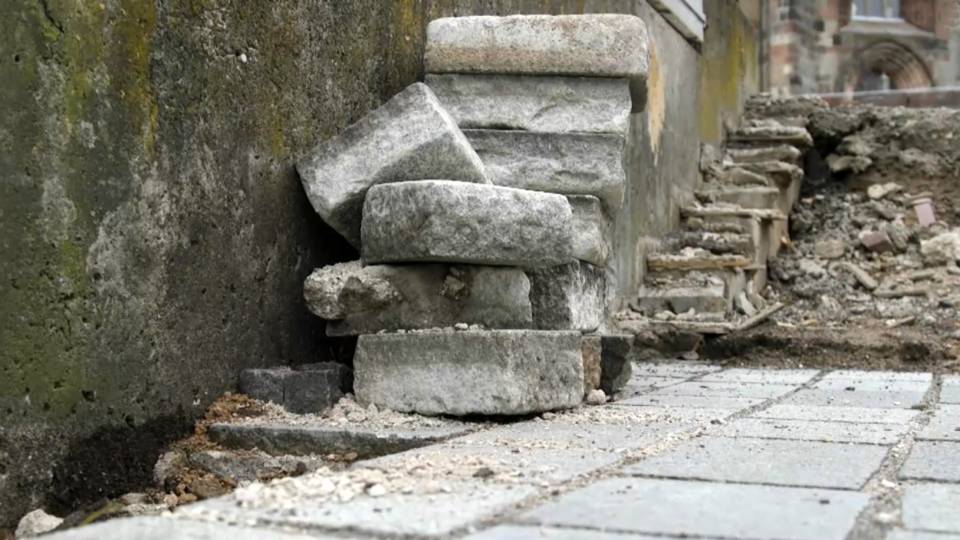 Neue Stufen für St. Georg: Treppe Clip 5a476ce6