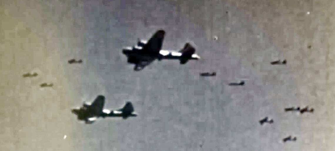 Folgenschwerer Angriff: Bombardierung Clip F09e1268