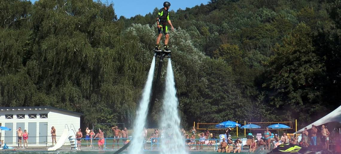 Spektakel am Baxenteich: Flyboarder Clip Ebc5a029