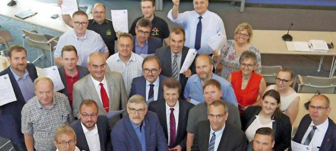 Bangen um Bildungsstätte: Jubi Clip Ef429ed7