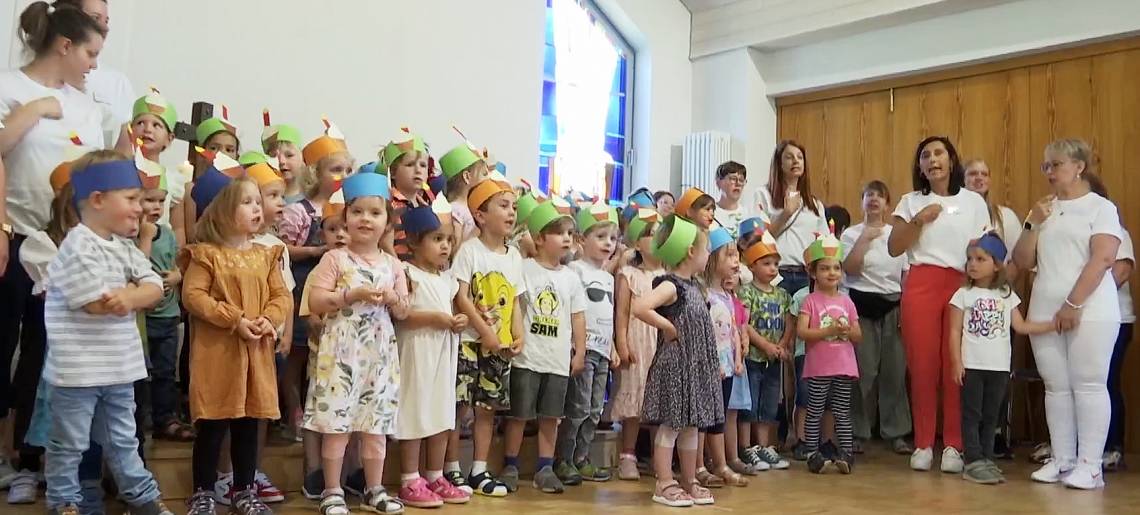 Ein Haus für Kinder: Kinderhaus Clip 42e58af9