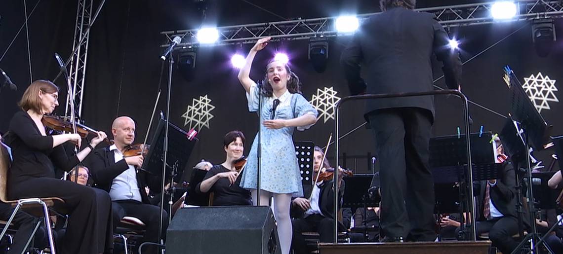 Opulentes Openair Konzert: Openair Clip 04e42ad4