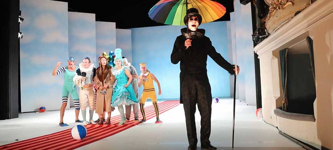 Erwärmendes im Eispalast: Schneekoenigin Clip A0acbed0