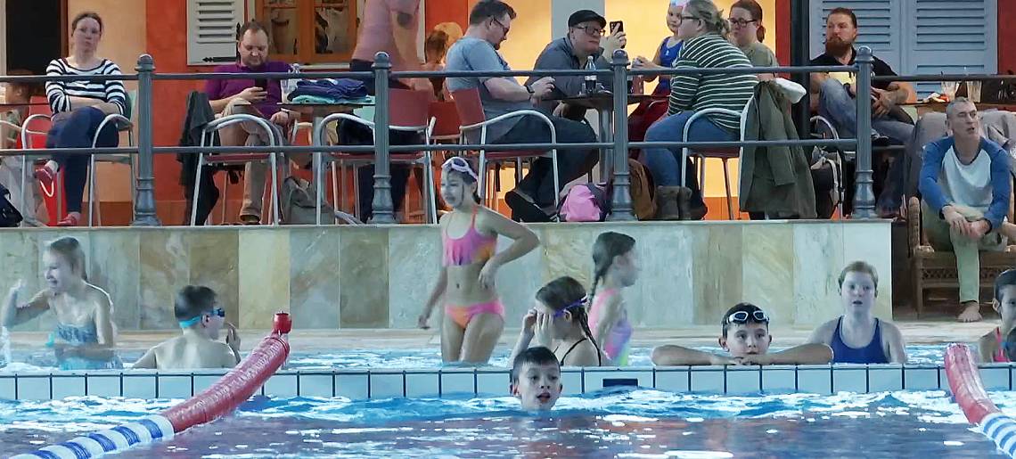 So sehen Sieger aus: Schwimmfest Clip E1e8ac08