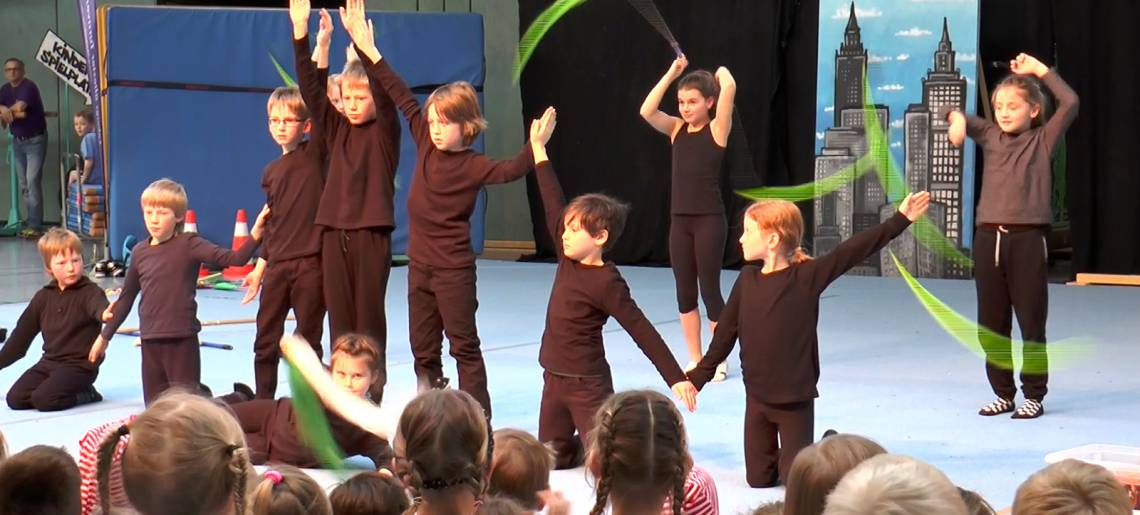 Kinder stark machen: Turnshow Web Clip 30cdea88